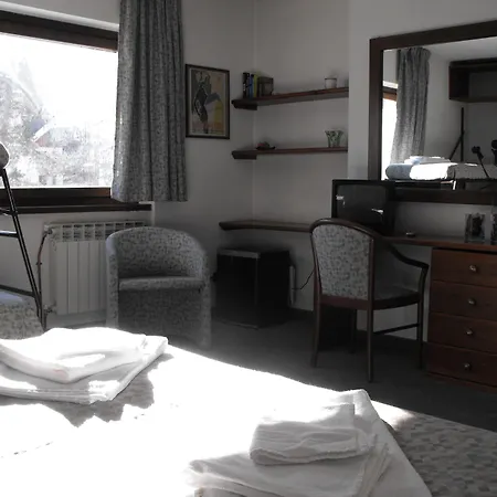 I Larici فندق 3*