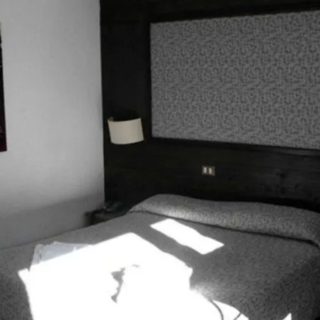 I Larici Отель Бардонеккия
